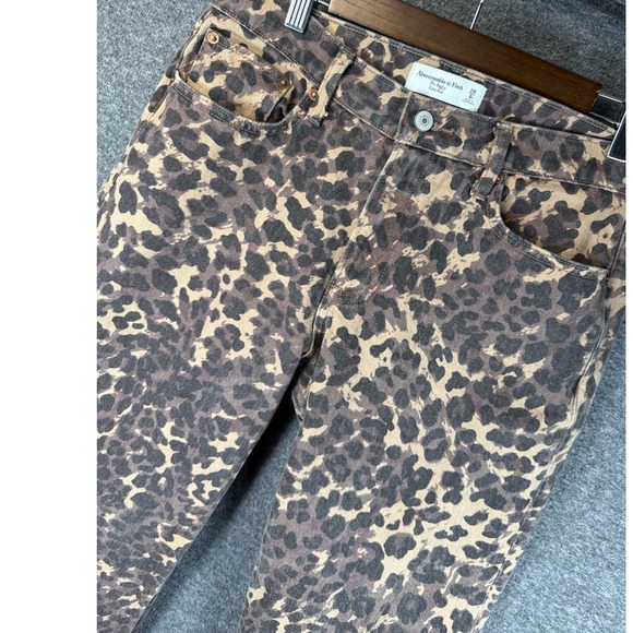 Abercrombie & Fitch Denim - Abercrombie Fitch The Baggy Low Rise Leopard Print Jeans
